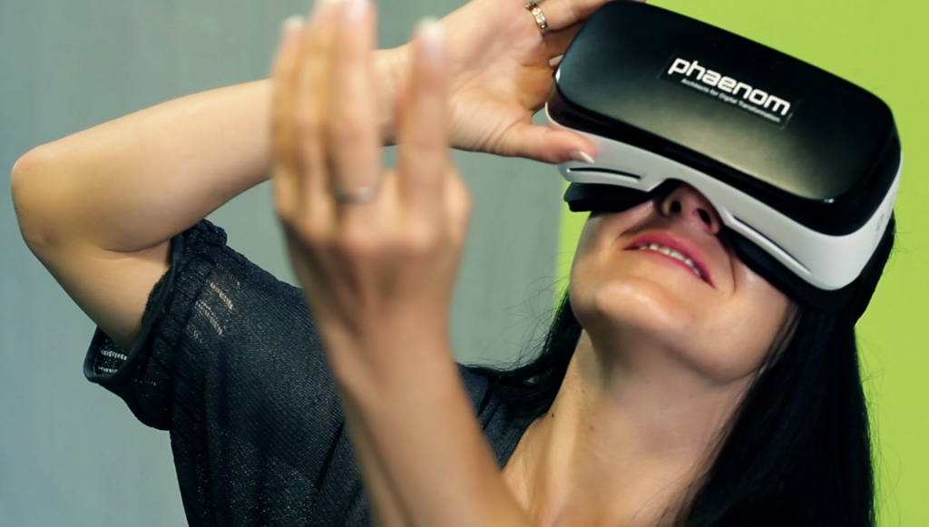 Onlineshopping mit Virtual Reality-Set