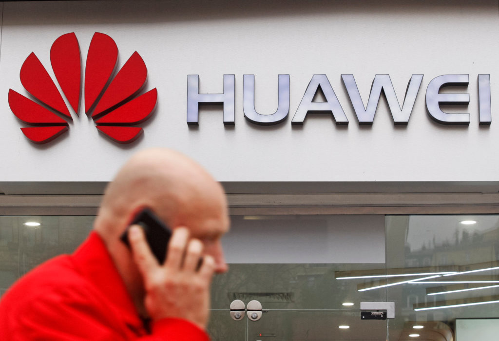 USA vs. Huawei – @shutterstock | zobrazit obrázek 