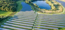 Luftaufnahme des Photovoltaik-Kraftwerks Enni / Neukirchen-Vluyn – Bild: Lukassek|Shutterstock.com