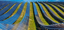 Solar PV in Frankreich / Les Mées Solar Farm, France - Bild: BTWImages|Shutterstock.com