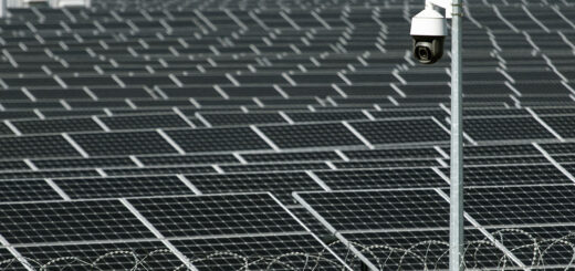 La seguridad y protección de los parques solares - Imagen: Romeo Rum|Shutterstock.com