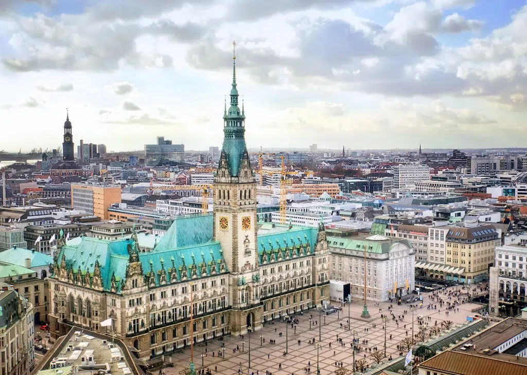 Solaire obligatoire à Hambourg, pour les nouveaux bâtiments comme pour les bâtiments existants - Image:carol.anne|Shutterstock.com