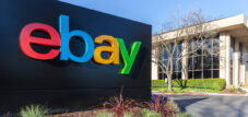 Online-Marktplätze: eBay auf Rang 5 der digitalen Verkaufs-Plattformen - Bild: JHVEPhoto|Shutterstock.com