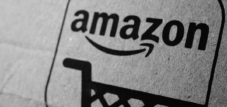 Thanks to Corona: Amazon is expanding its power in retail - Image: Kraft74|Shutterstock.com