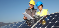 Solarfeld Solarpark Solaranlage mit Xpert.Solar - Bild: goodluz|Shutterstock.com