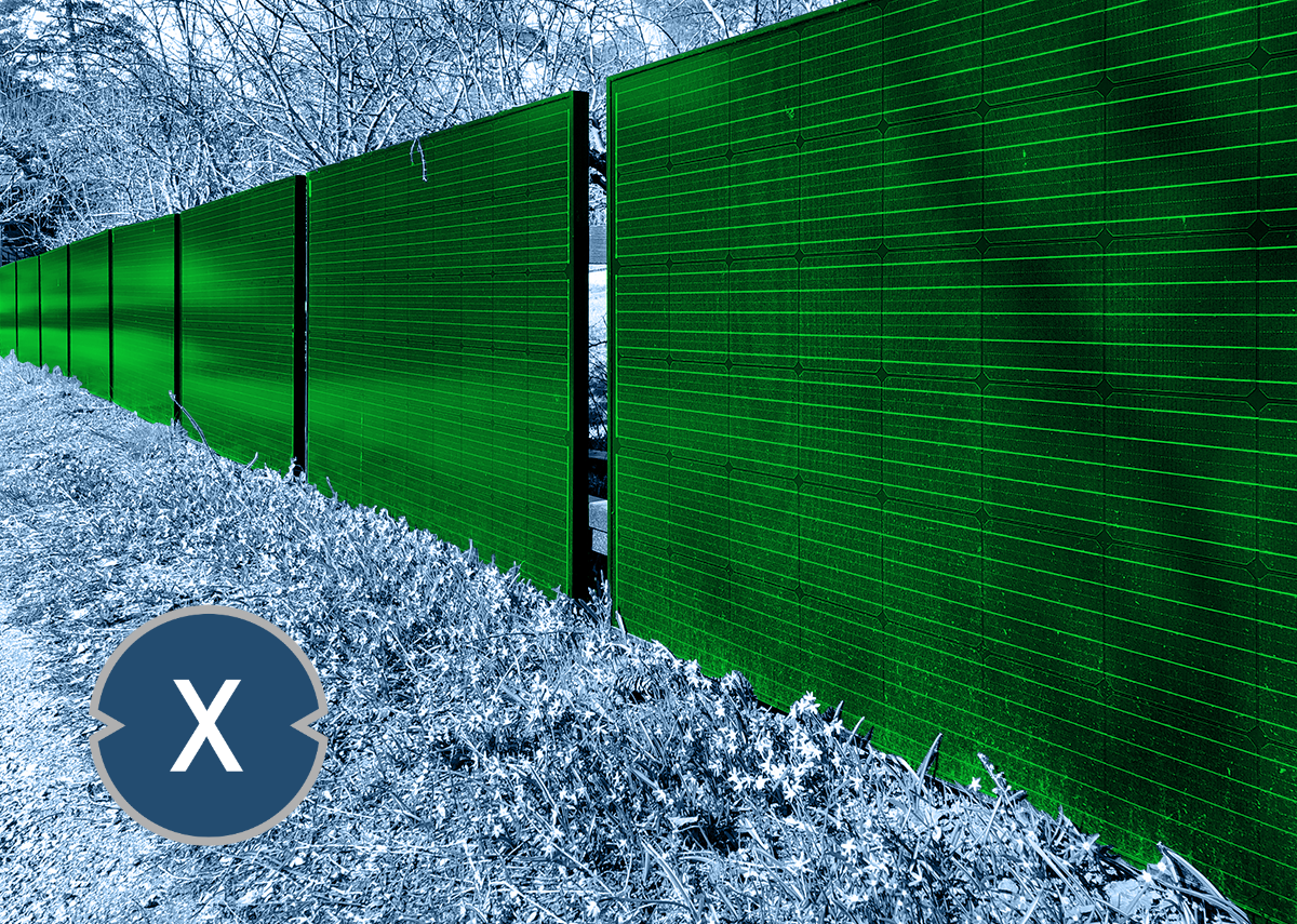 Solarzaun als Lärmschutzwand und Sichtschutz mit Solarstrom Option - Bild: Xpert.Digital & Rikard Stadler