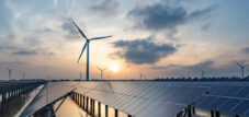 Sonnenenergie und Windkraft, saubere Energie aus der Natur - Bild: crystal51|Shutterstock.com