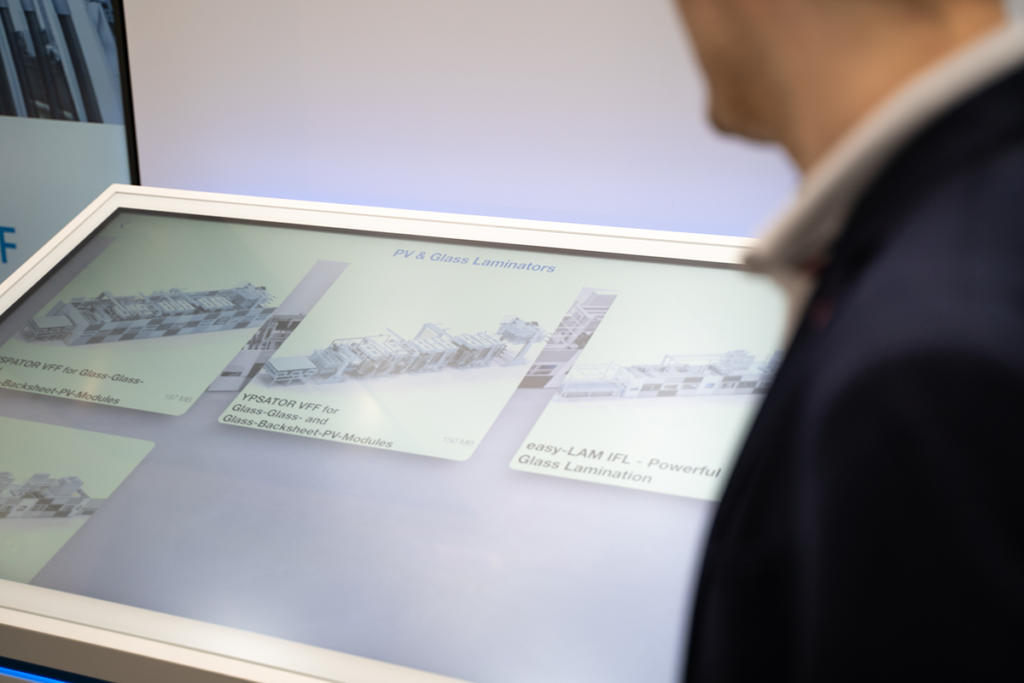 3D interactivo con laminadores fotovoltaicos y de vidrio de Robert Bürkle GmbH