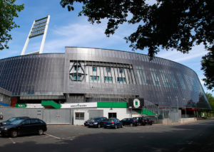 Estadio de fútbol de Bremen con módulos solares parcialmente transparentes