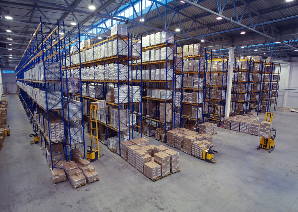 High-bay warehouse or pallet warehouse with high-bay stacker