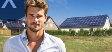 ツスマースハウゼンの建設会社および太陽光発電会社。ヒートポンプなどを備えたホール用のソーラービルおよびルーフソーラーを製造