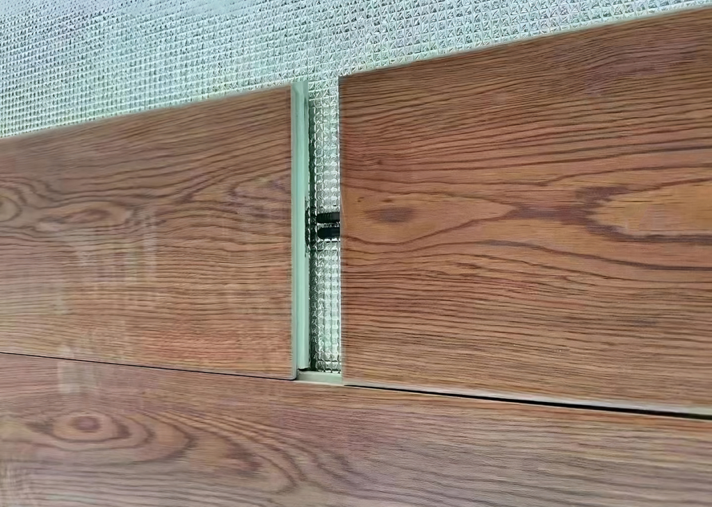 Riscaldamento a pavimento a infrarossi: l&#39;innovativo sistema di riscaldamento integra perfettamente una pellicola riscaldante in grafene nei pavimenti in legno di alta qualità