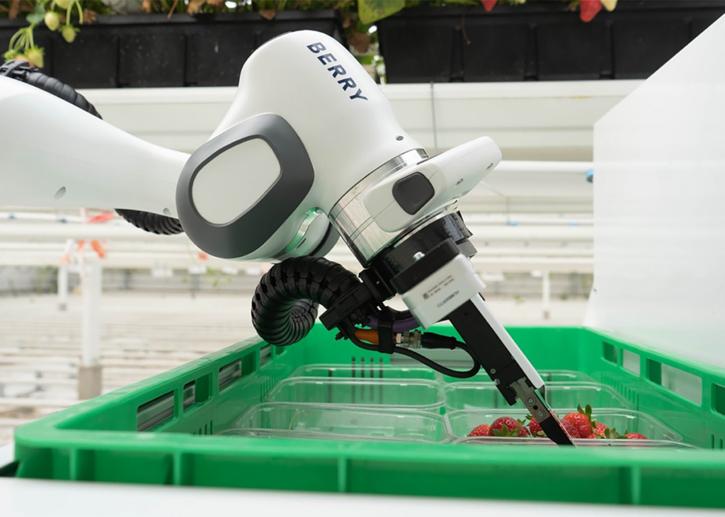 Scaling of harvesting robots – EBZ Group enters into partnership with Organifarms